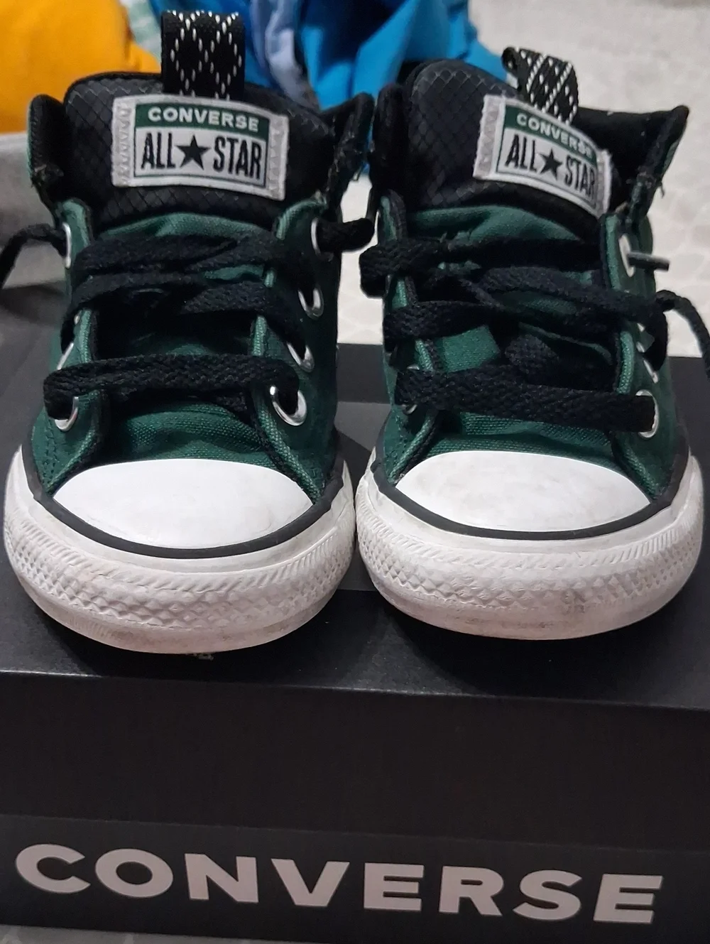 Converse Kids Low-Top Sneakers in Dark Green and Black